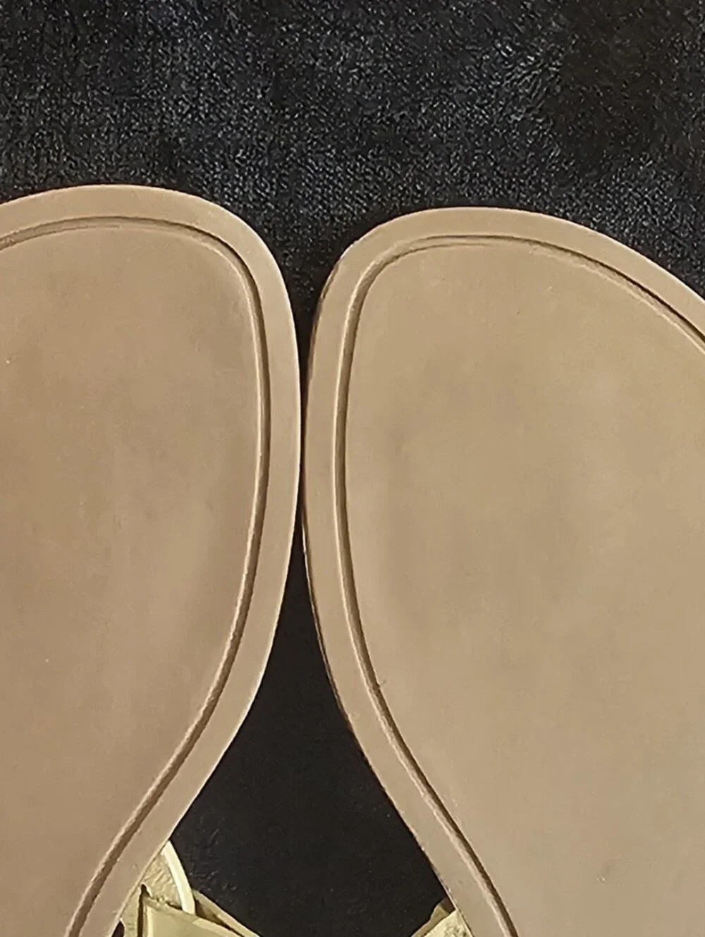 Tory Burch Gold Logo Thong Sandals with Metallic Footbed-Size  9.5 NEW